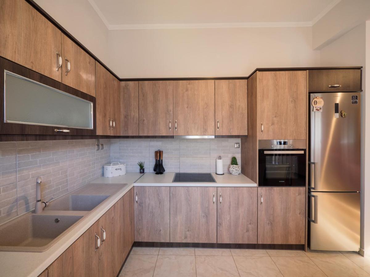 Kellys Cozy One Bedroom House Next To The Beach Ikonomianika Bagian luar foto