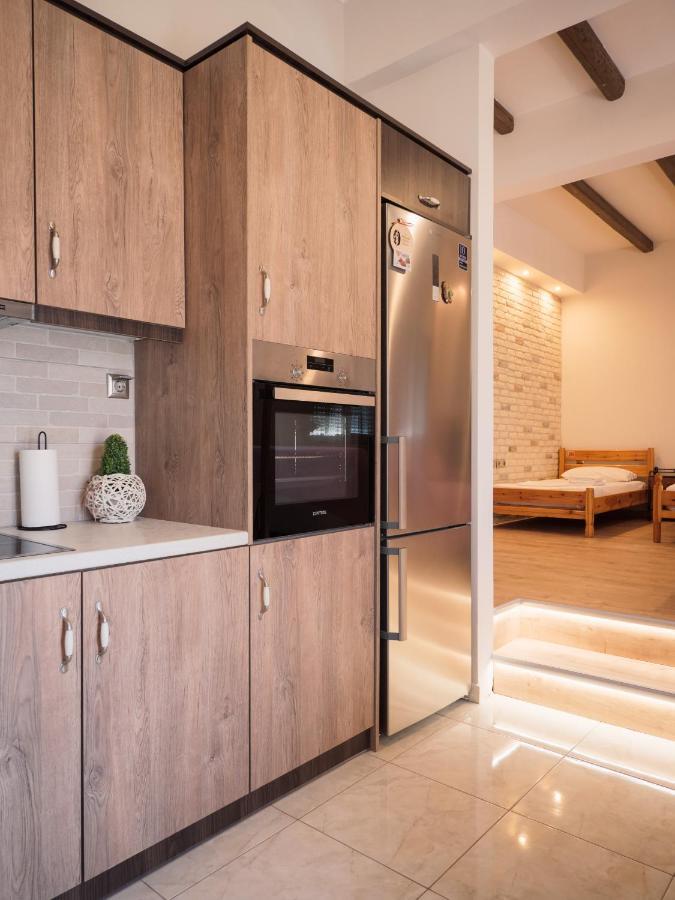 Kellys Cozy One Bedroom House Next To The Beach Ikonomianika Bagian luar foto